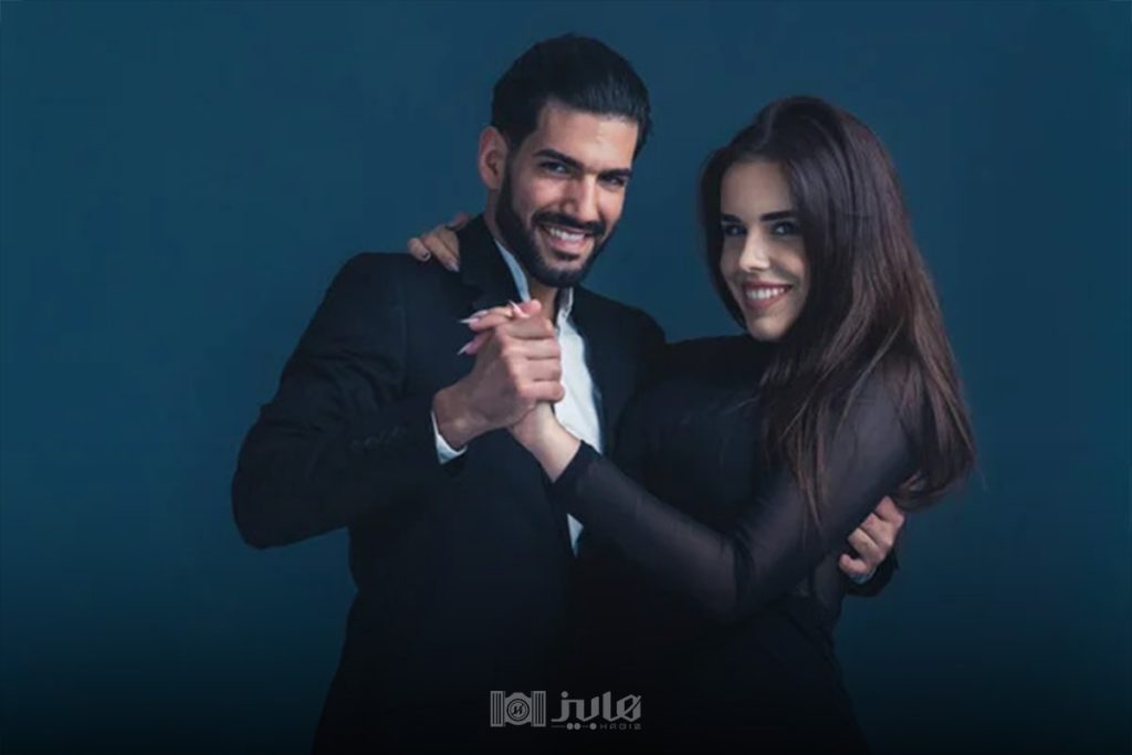 ژست در حال رقص آرام