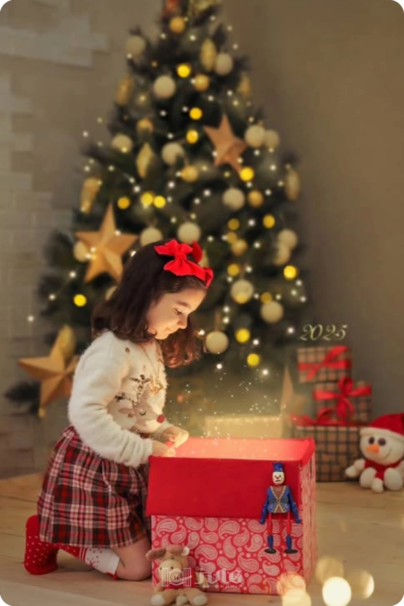 تم کریسمس برای عکاسی کودک با هدیه