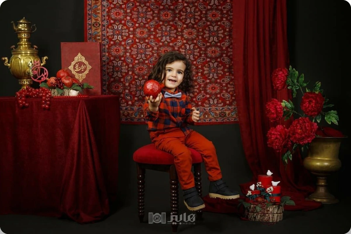 ایده ژست یلدایی با دکور سنتی